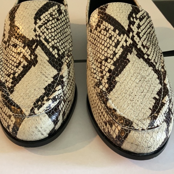 Flat Shoes 🥿,Cream/Black,Snake,, size-6 - Picture 2 of 7